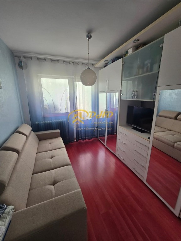 Apartament 3 camere - Tg. Cucu