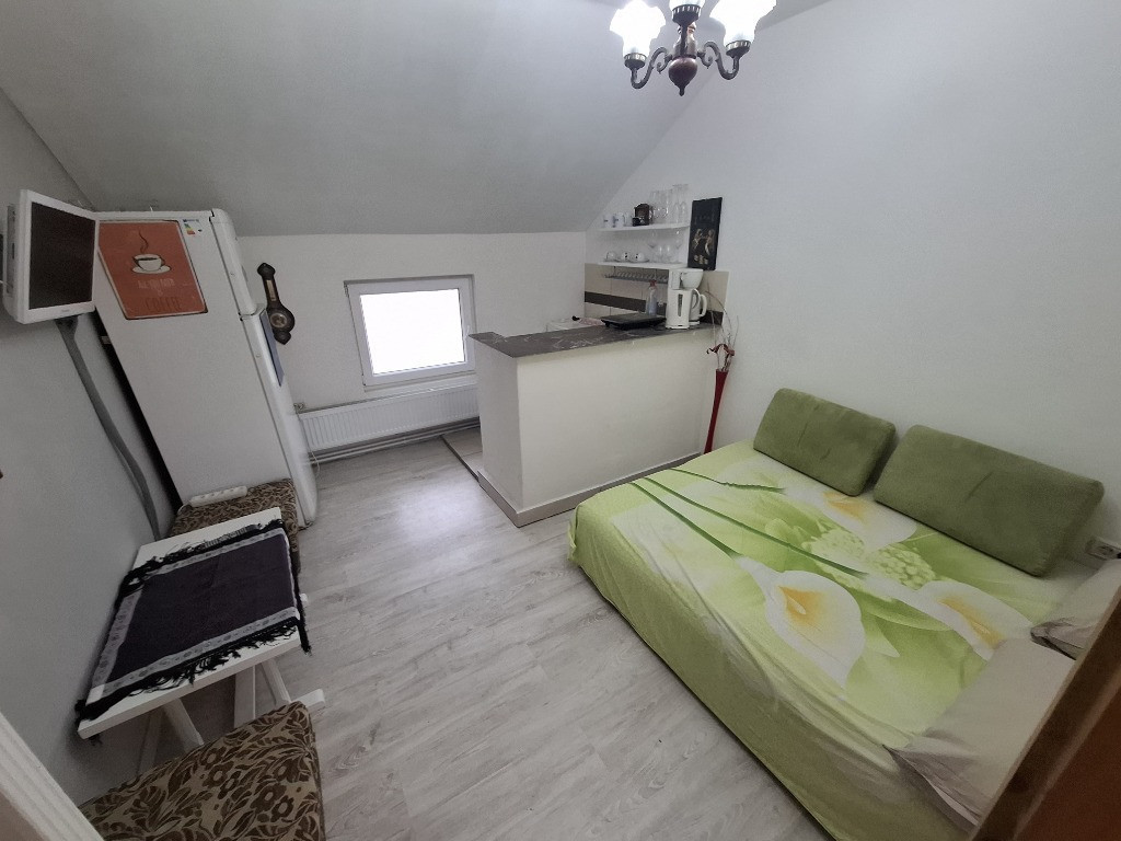 Inchiriez apartament 2 camere zona Parneava