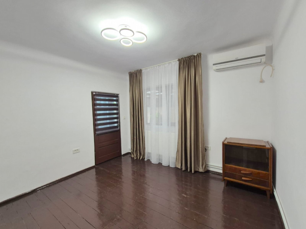 Casă parter 45mp utili și curte proprie lângă Parcul Reg