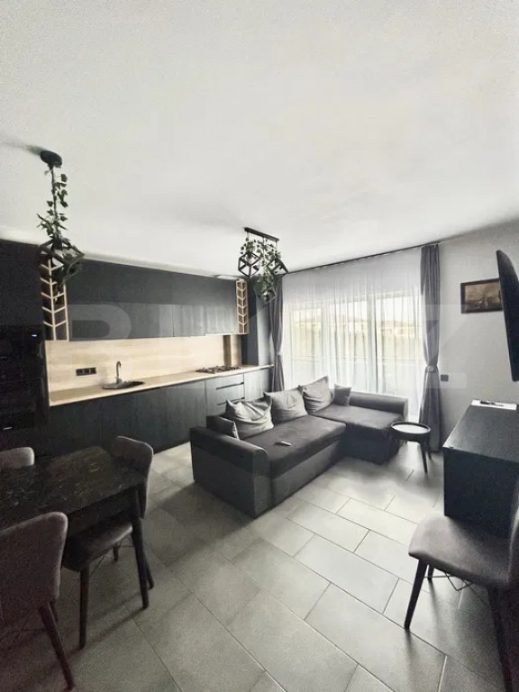 Apartament modern, 2 camere, zona Teilor