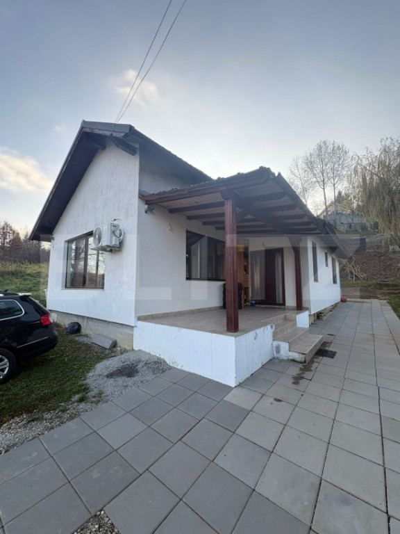 Casa de vanzare, 3 camere, 90 mp, zona Ghinzii