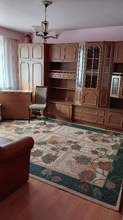 Bd.Bucuresti,apartament 3 camere decomandat,dubla orientare+beci