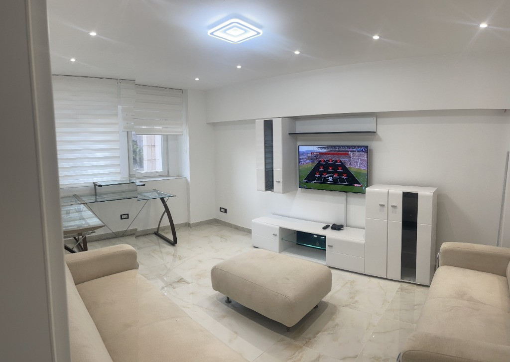 Apartament 3 cam Lux de inchiriat, Central - Podgoria, Zona Bancilor