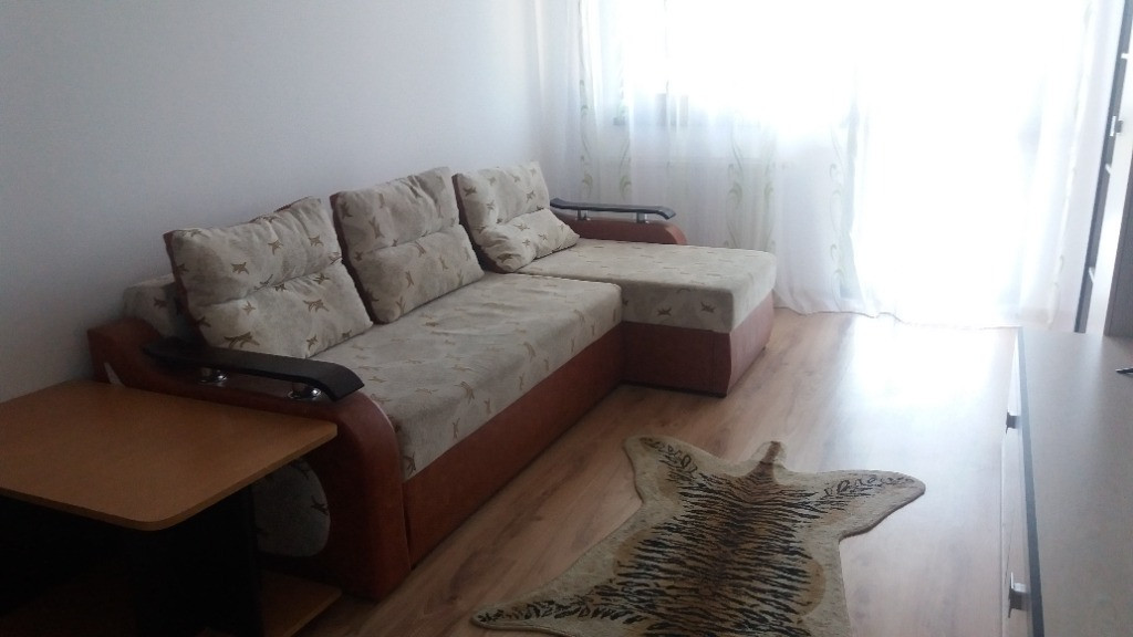 Inchiriez apartament 3 camere Drumul Taberei, la 10 minute de metrou.