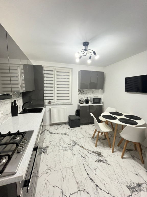 Apartament 3 camere Imparatul Traian etaj 1 decomandat