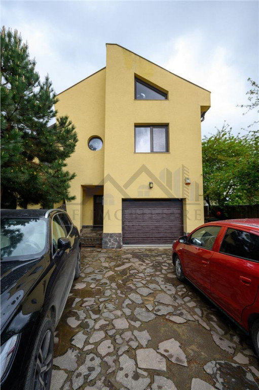 Galata platou VILA LUX P M S.U=207 TEREN=806mp zona linistit