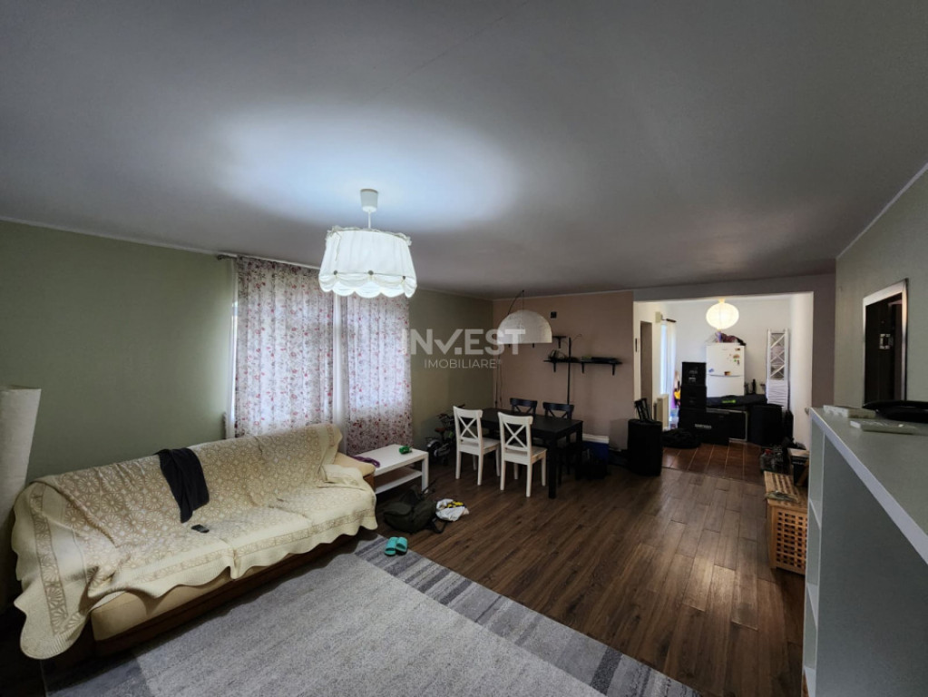 Casa 3 camere, 383mp teren, partial mobilata, utilata. Lunca