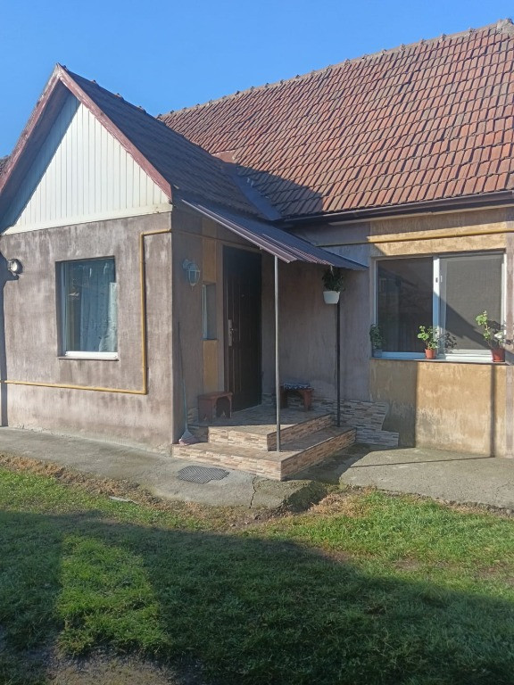 Tautii de Sus, casa caramida,7,5 ari teren