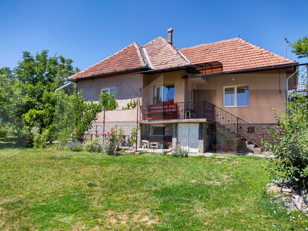 Casa individuala in apropiere de Cluj-Napoca si un teren gen