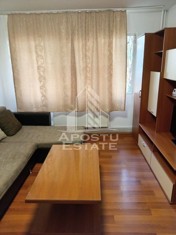 Apartament cu 2 Camere, Zona Take Ionescu, Centrala Propr...