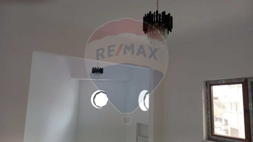 VANZARE Apartament cu 3 camere in zona Dacia