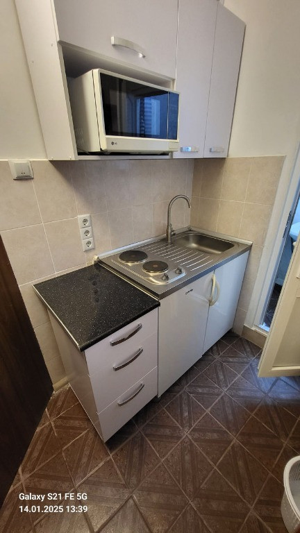 Garsoniera de inchiriat in zona 13 Septembrie