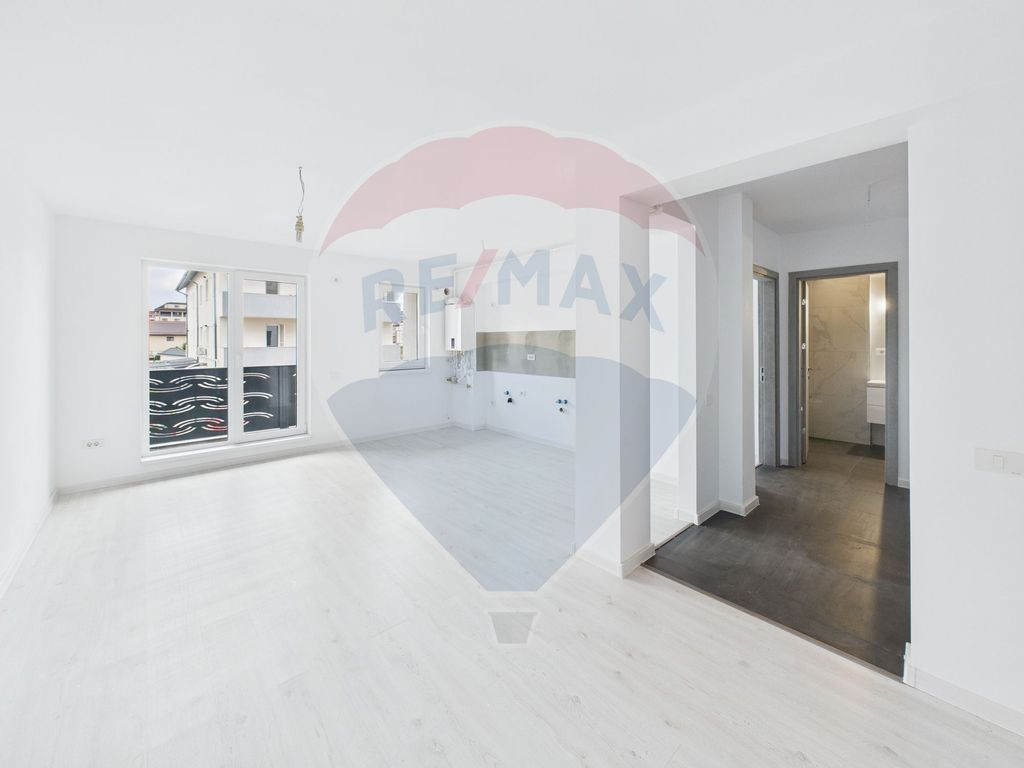 Apartament cu 4 camere de vânzare în zona Rahova