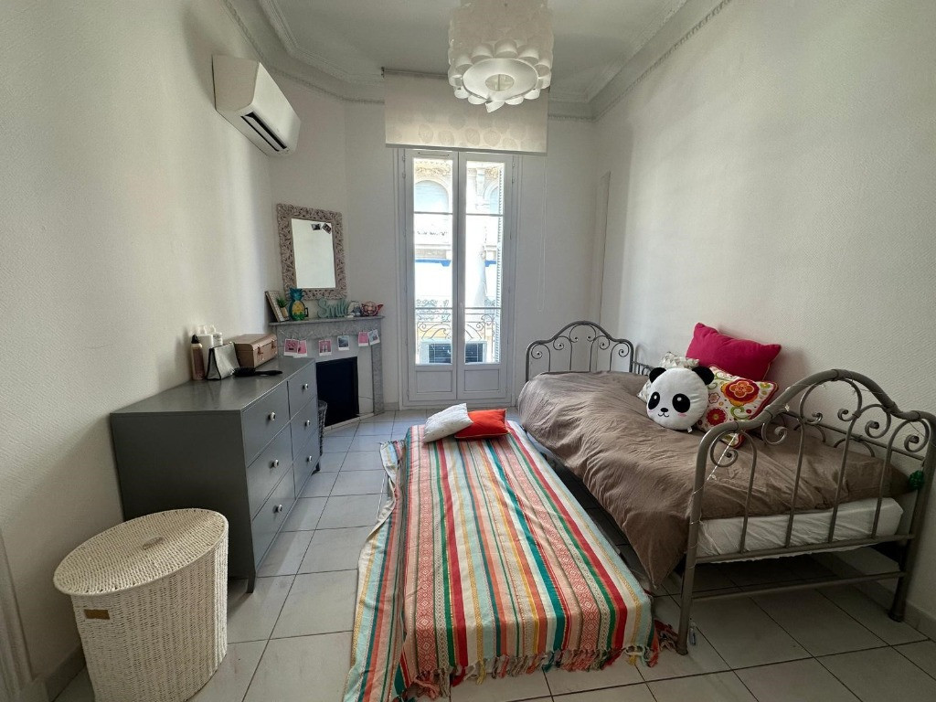 Garsoniera de inchiriat in zona Universitatii