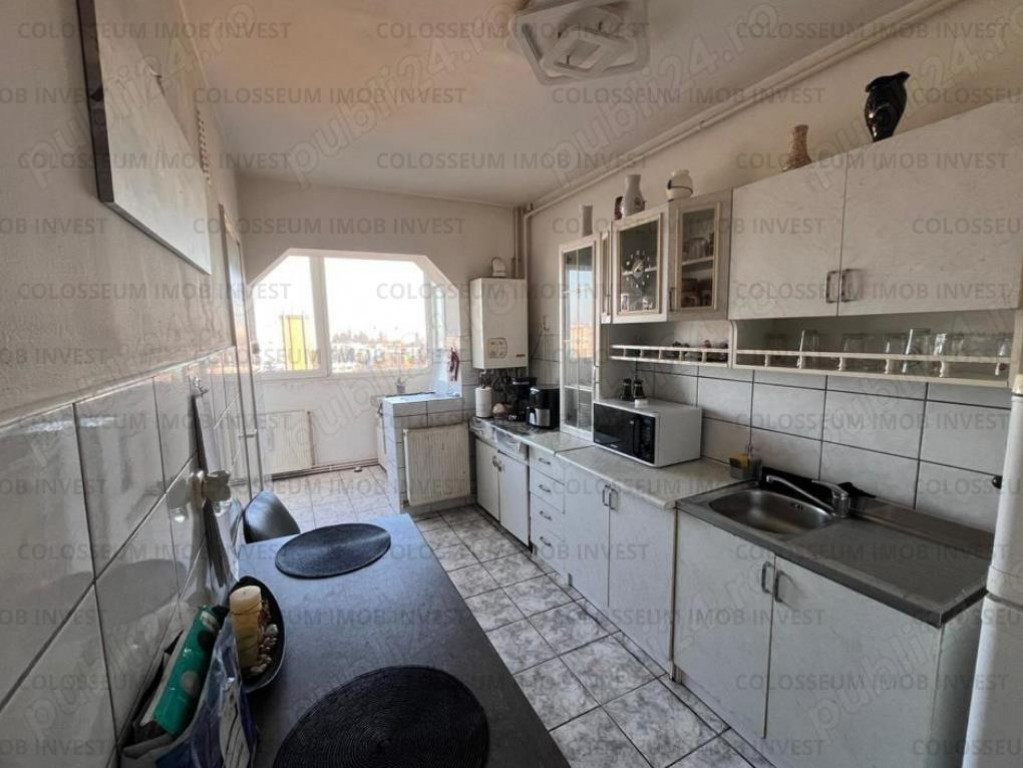 Apartament 3 camere si 2 bai,decomandat - zona Astra