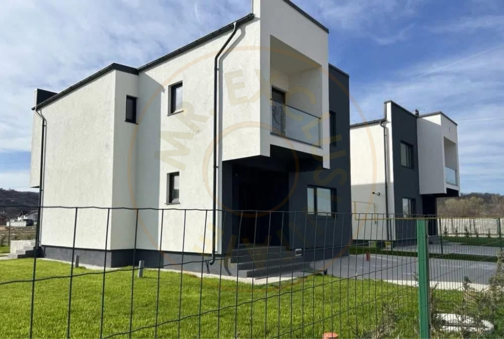 Casă cu 4 camere în Micești la 10 min de Pitesti si 5 min