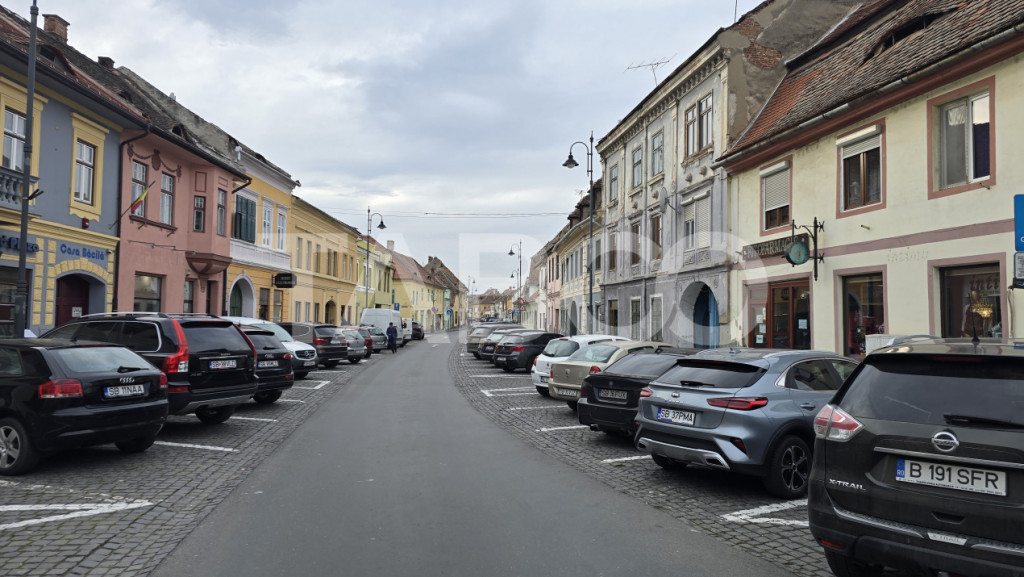 Apartament de vanzare 2 camere pretabil regim hotelier Orasu