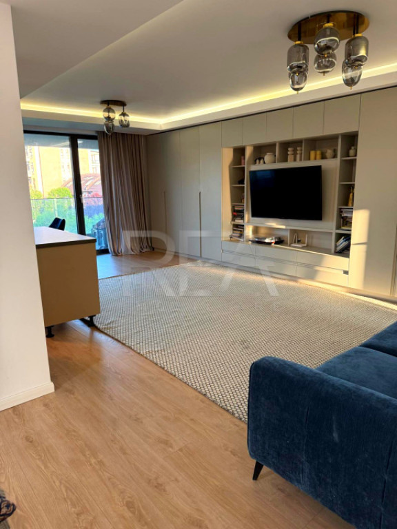 Apartament 4 camere | 2 locuri de parcare si boxa | Erou Ian