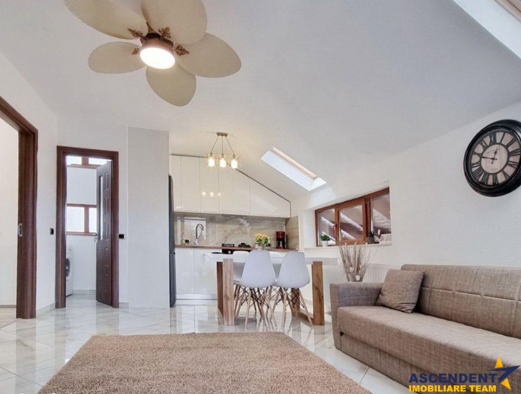 Casa de 4 camere , zona Tractorul