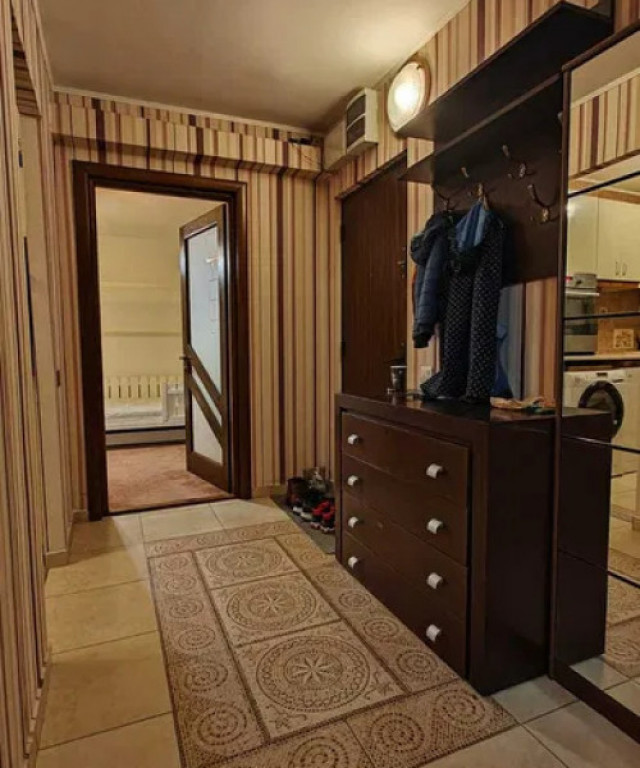 APARTAMENT 3 CAM, SEMIDECOMANDAT,ETAJUL 1, PODU ROS, PET FRI