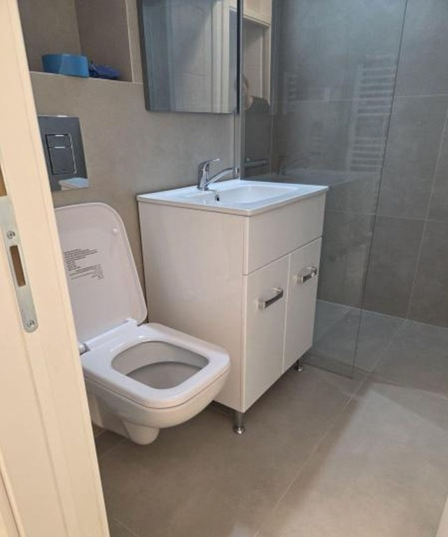 Dristor baba novac etaj 10