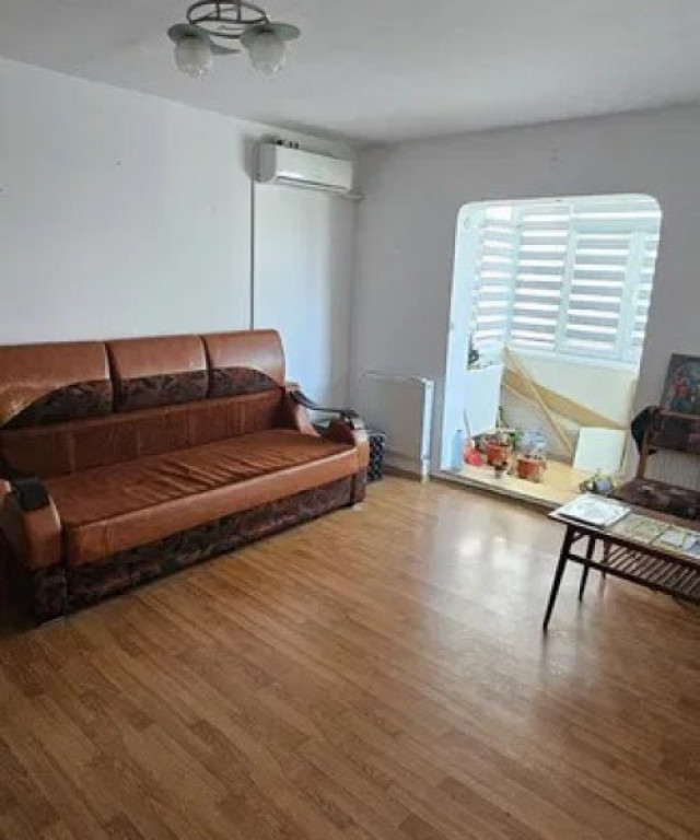 Apartament cu 3 camere in zona Dacia - 86.000 euro( Bloc 197