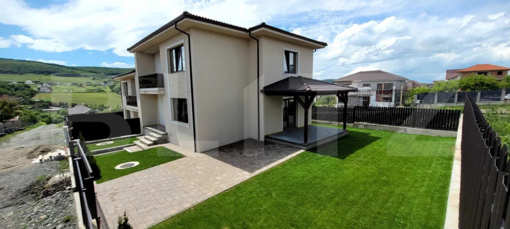 Casa moderna la intrare in Chinteni – priveliste superba s