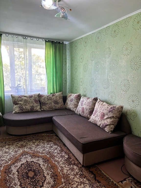 Apartament cu 3 camere de inchiriat in zona Stefan Cel Mare