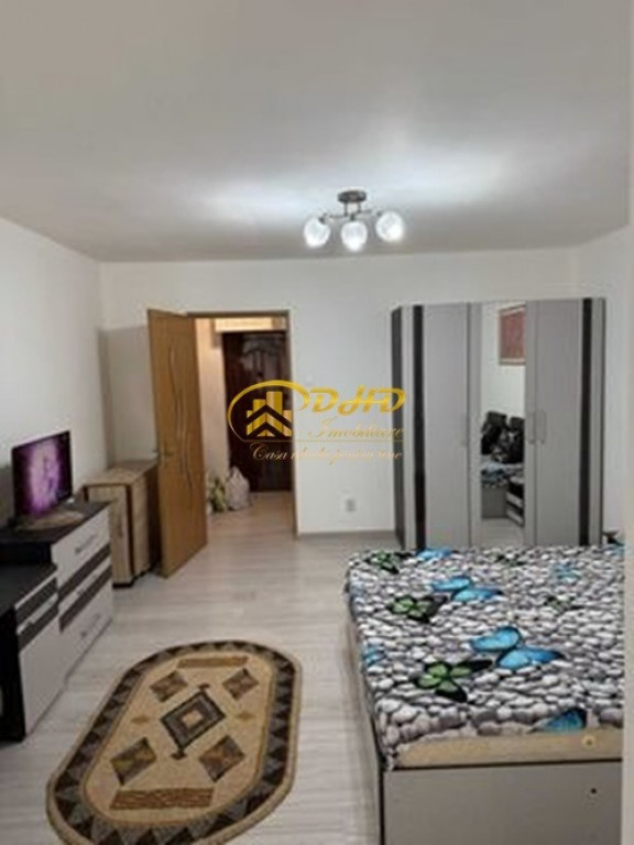 Garsonieră zona Tatarasi,etaj intermediar,totul nou