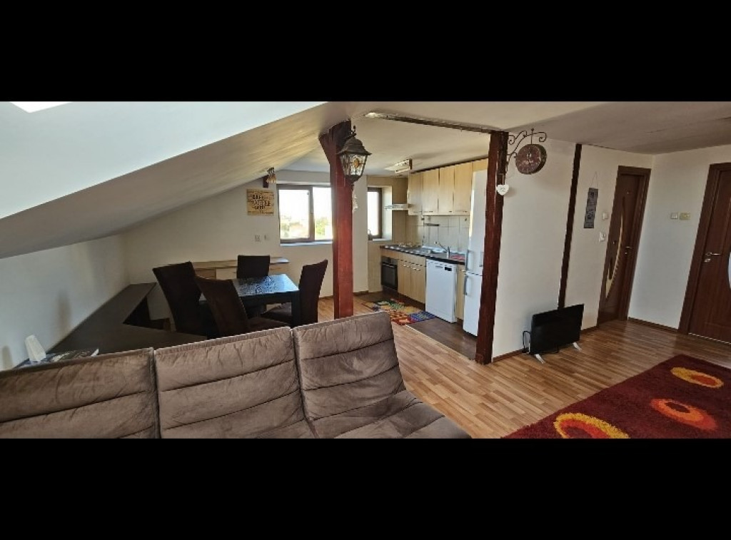 Apartament cu 3 Camere Decomandate Zona Obcini