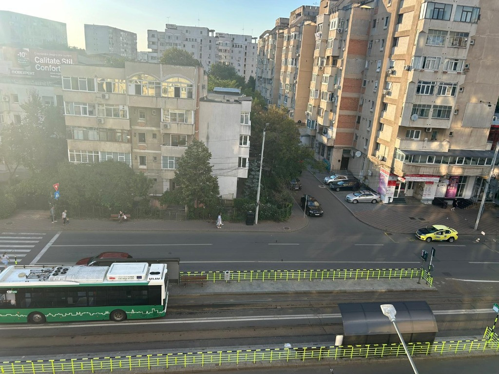 3 camere decomandat zona Gara Mare Bacinschi,et intermediar,lift,CT