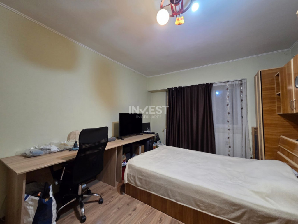 DE VANZARE-APARTAMENT 3 CAMERE-DACIA