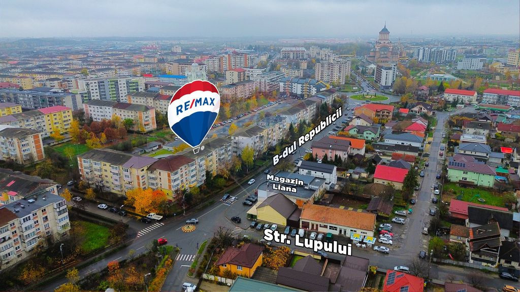 Republicii, apartament cu 4 camere de vanzare!