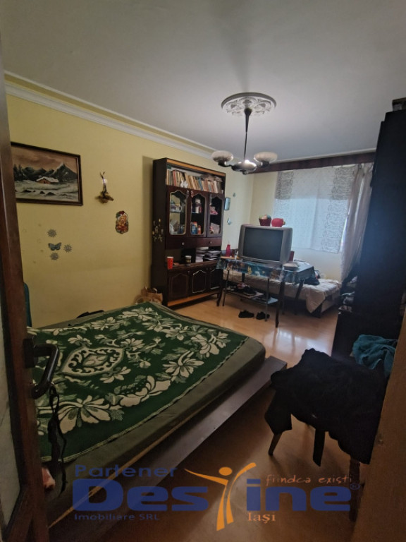 Nicolina 1- Apartament 3 camere decomandat, etajul 3/4