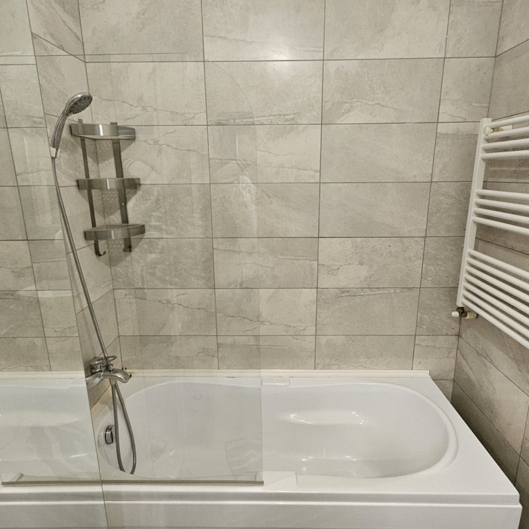 Metalurgiei viva dubla parter