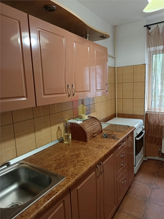 2 camere, Decomandat, Mobilat si Utilat, etaj 1 - Dorobantil