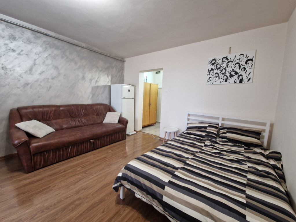 Garsonieră recent renovată, 30 mp, zona RFN