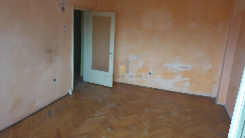 70mp 3 cam etaj 2 balcon 7 m R.Negru - Capatul lui 4 confort