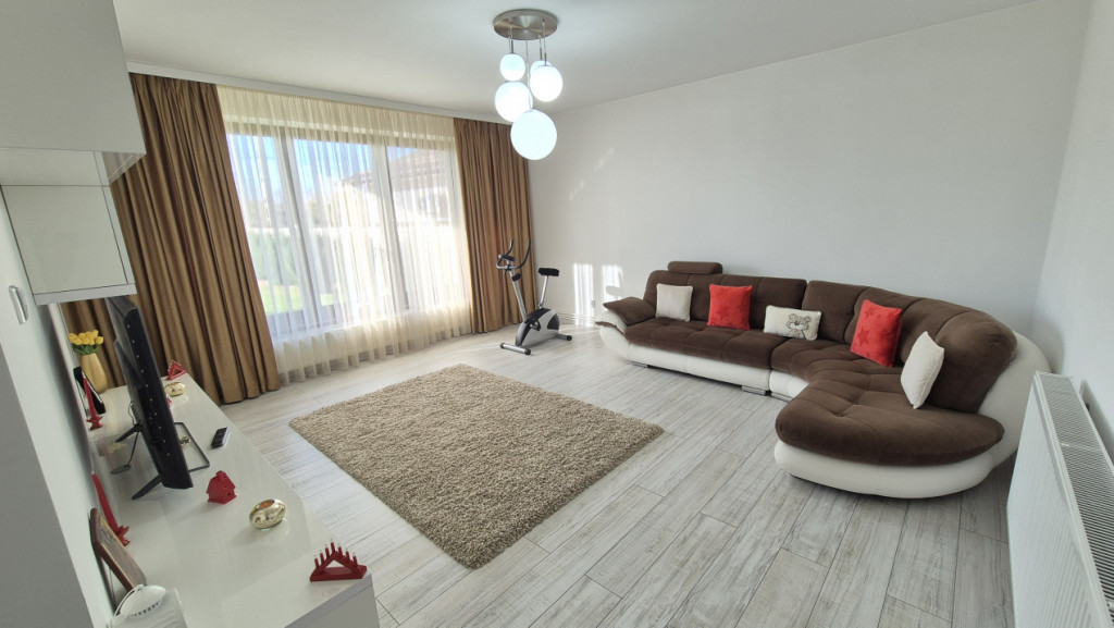 Vilă P+M, mobilată/utilată, str. Tudor Arghezi