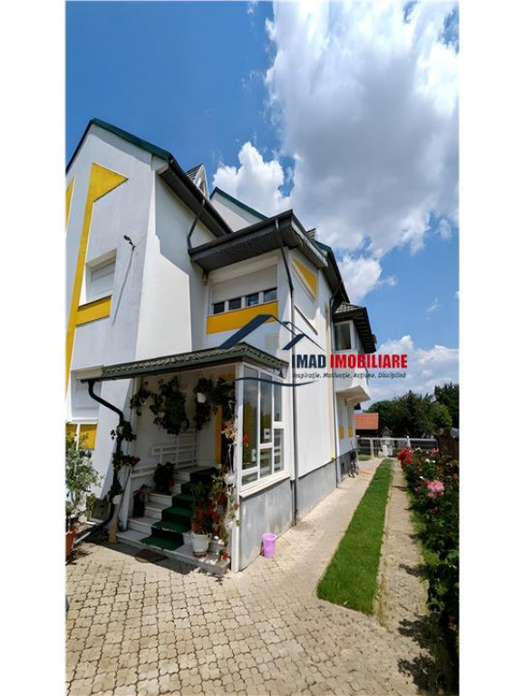 Vila Impresionanta cu peisaj de poveste Teren 12.000 mp - C