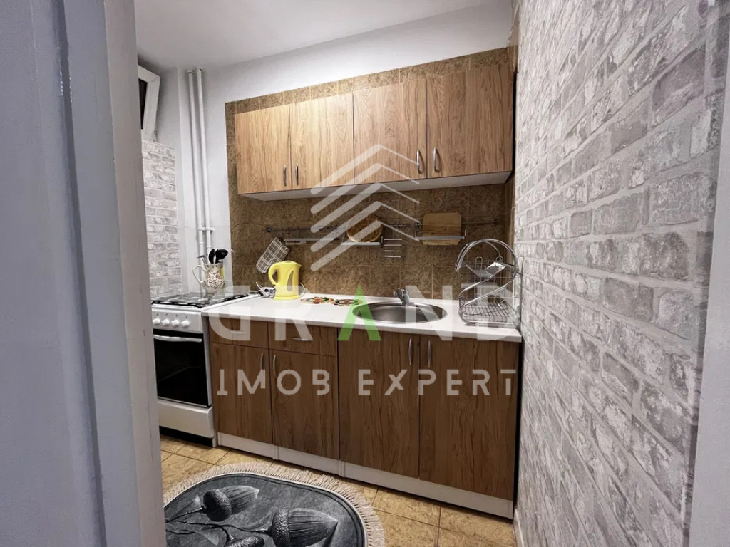 Garsoniera spatioasa de inchiriat cu balcon, in cartierul Gh