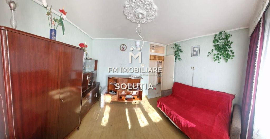 Apartament 2 camere de vanzare la etajul 1 - Strada Palti...