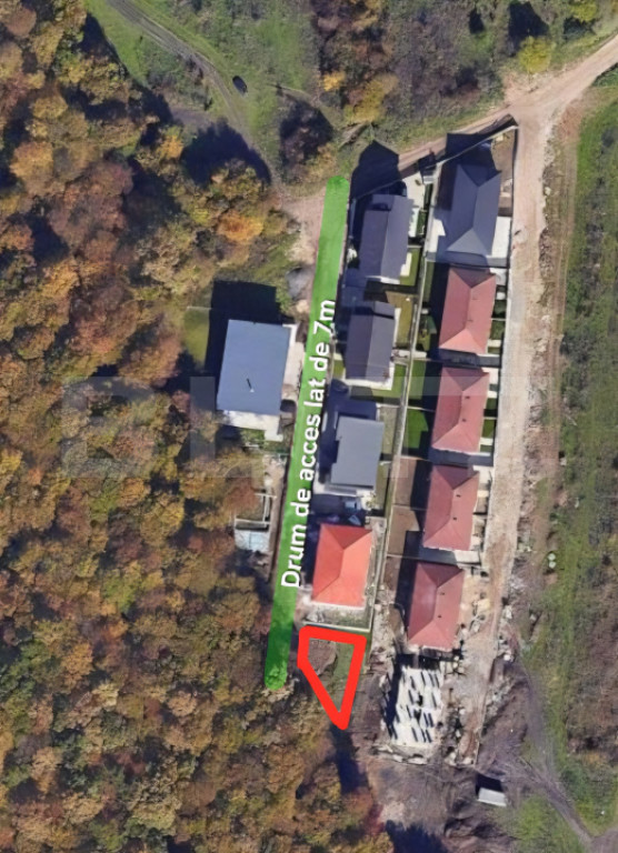 Teren intravilan, zona de case, langa liziera padurii, 500 m