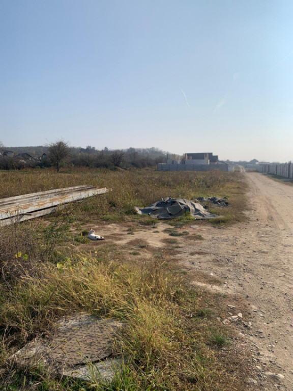 Teren intravilan, 442 mp, front 24 m, zona Plaiul Vulcanesti