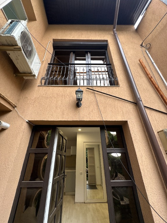 Vila ideala sediu firma sau 2 familii Giulești Pod Grant Crângasi