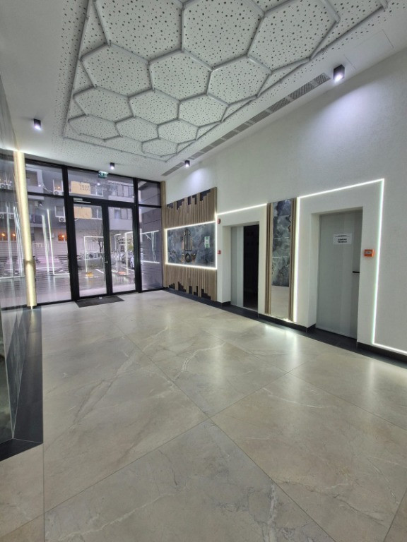 METROU,apartament 2 camere cu GRADINA,in vila,Dimitrie Leonida