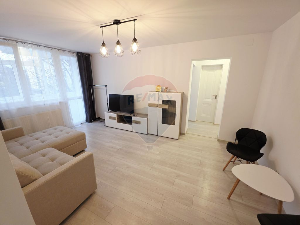 Apartament cu 2 camere de închiriat în zona Central