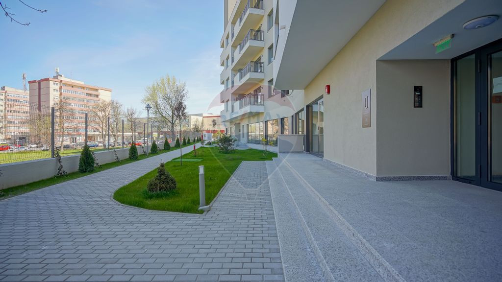 Apartament cu 3 camere, decomandat - zona Astra.