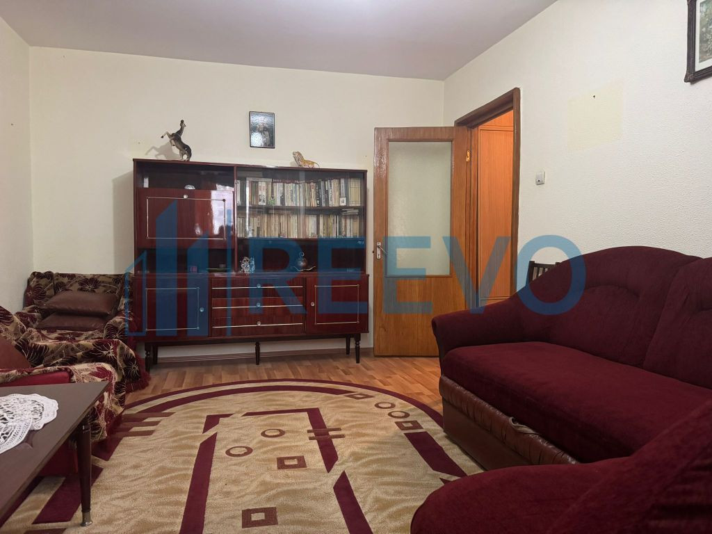 Apartament 2 camere, 50 mp, semidecomandat , zona Ura pe ...