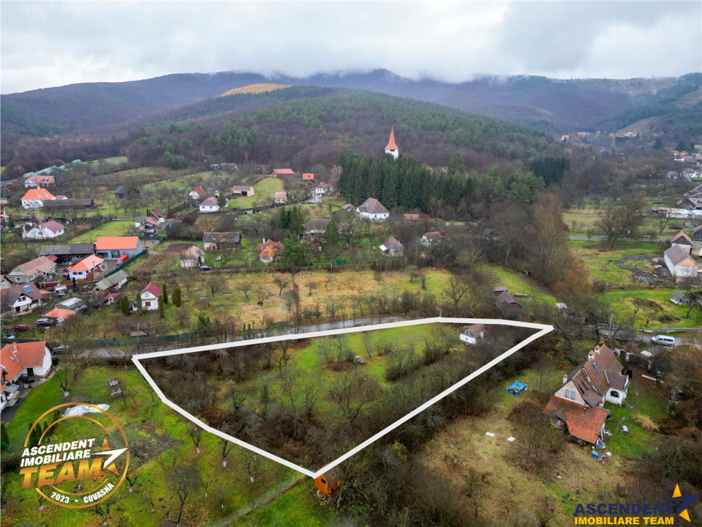 Oferta rezervata!FILM! Teren intravilan 3.042 mp cu casuta,